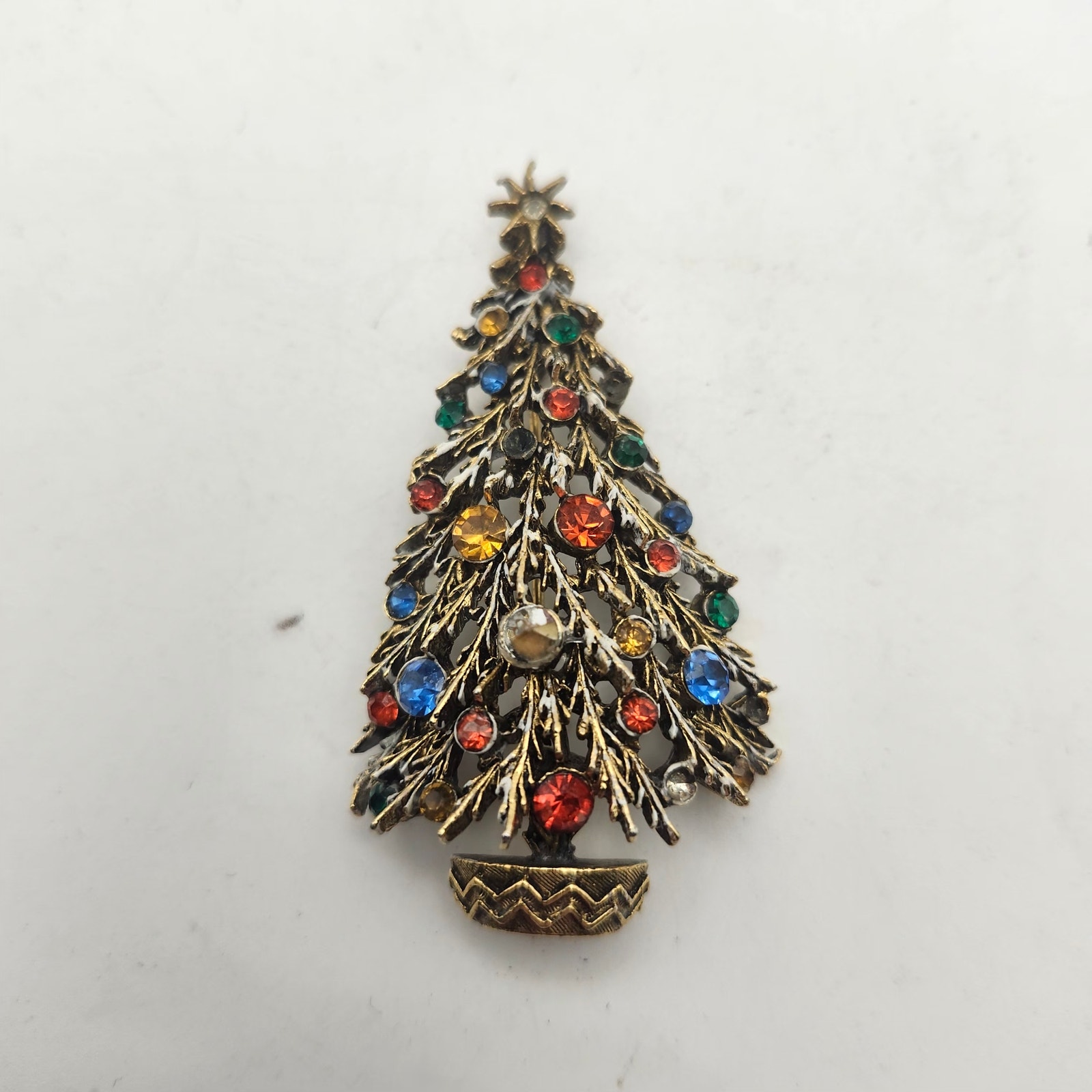 Vintage Signed Art Arthur Pepper Christmas Tree Brooch Rhinestone Pin Gold Tone